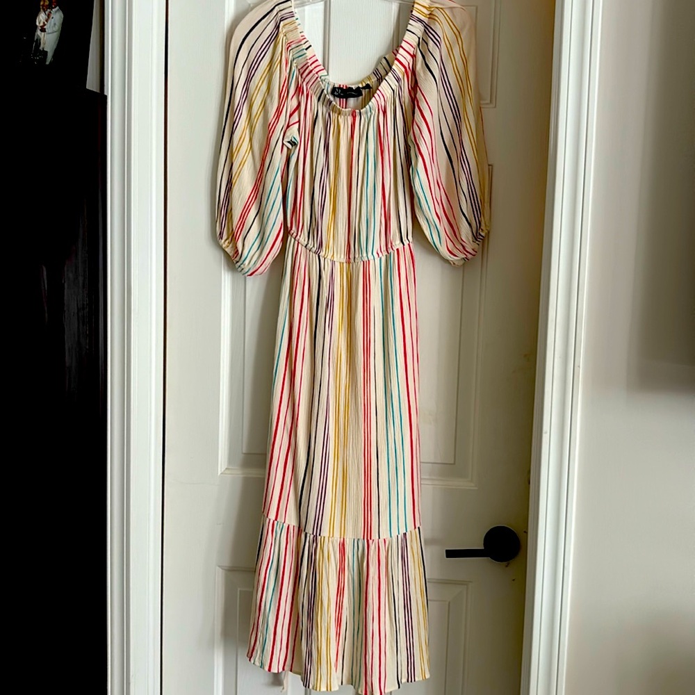 Beautiful Dress that is perfect for summer, late summer and even into fall